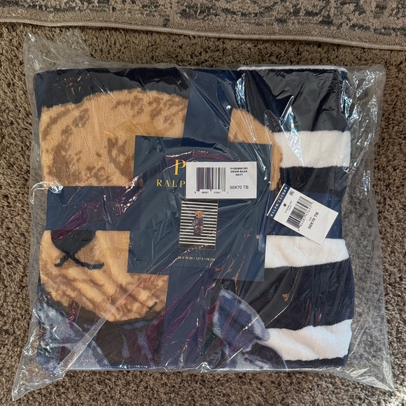 Polo Ralph Lauren Other - NWT Polo Ralph Lauren Bear Soft Fleece Throw Blanket White Navy Blue Stripes